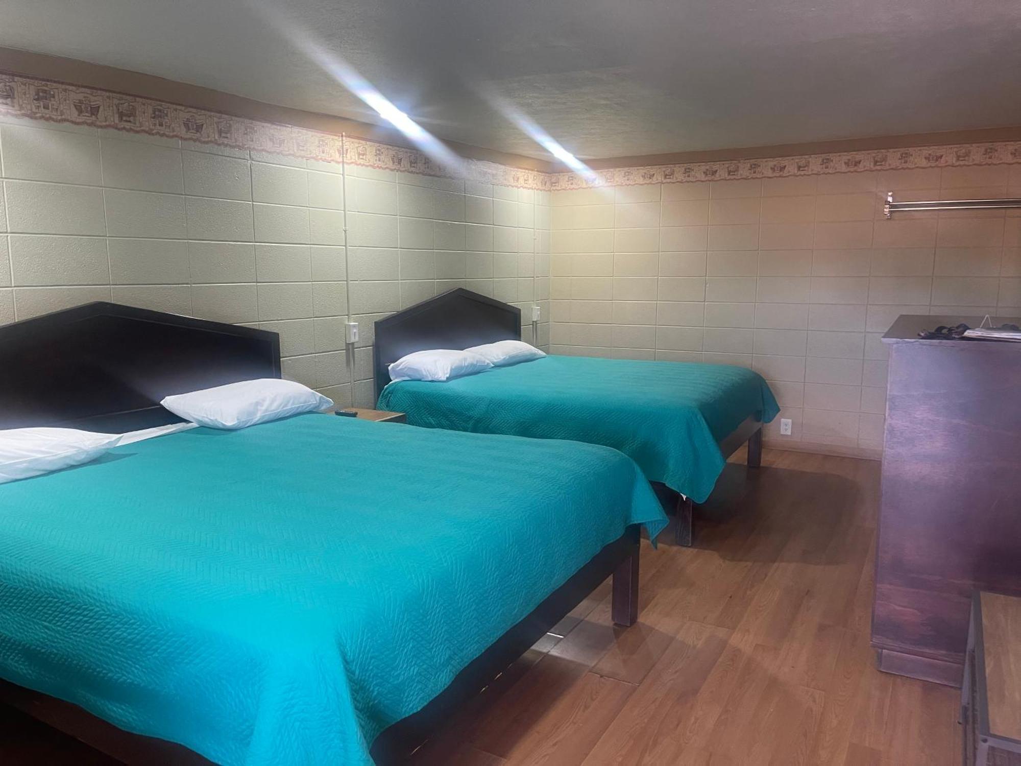 Provo Inn & Suites ภายนอก รูปภาพ