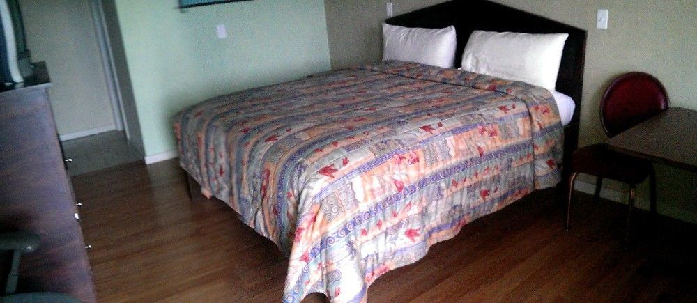 Provo Inn & Suites ภายนอก รูปภาพ